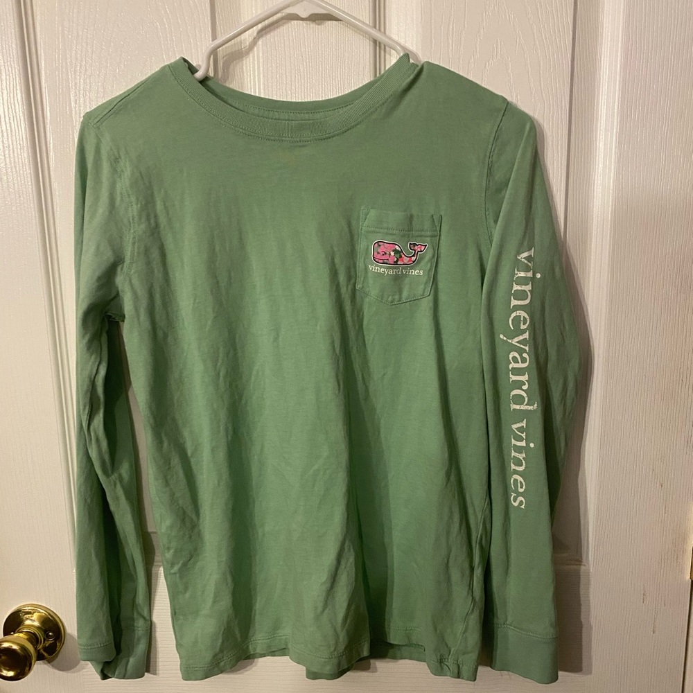 YXL Vineyard vine long sleeve pocket tee! Pistachio green! Excellent condition!